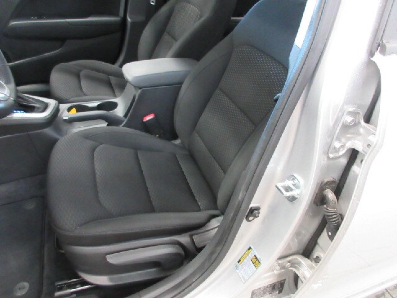 2020 Hyundai Elantra PREFERRED W/SUN & SAFETY PACKAGE, 149K! Photo