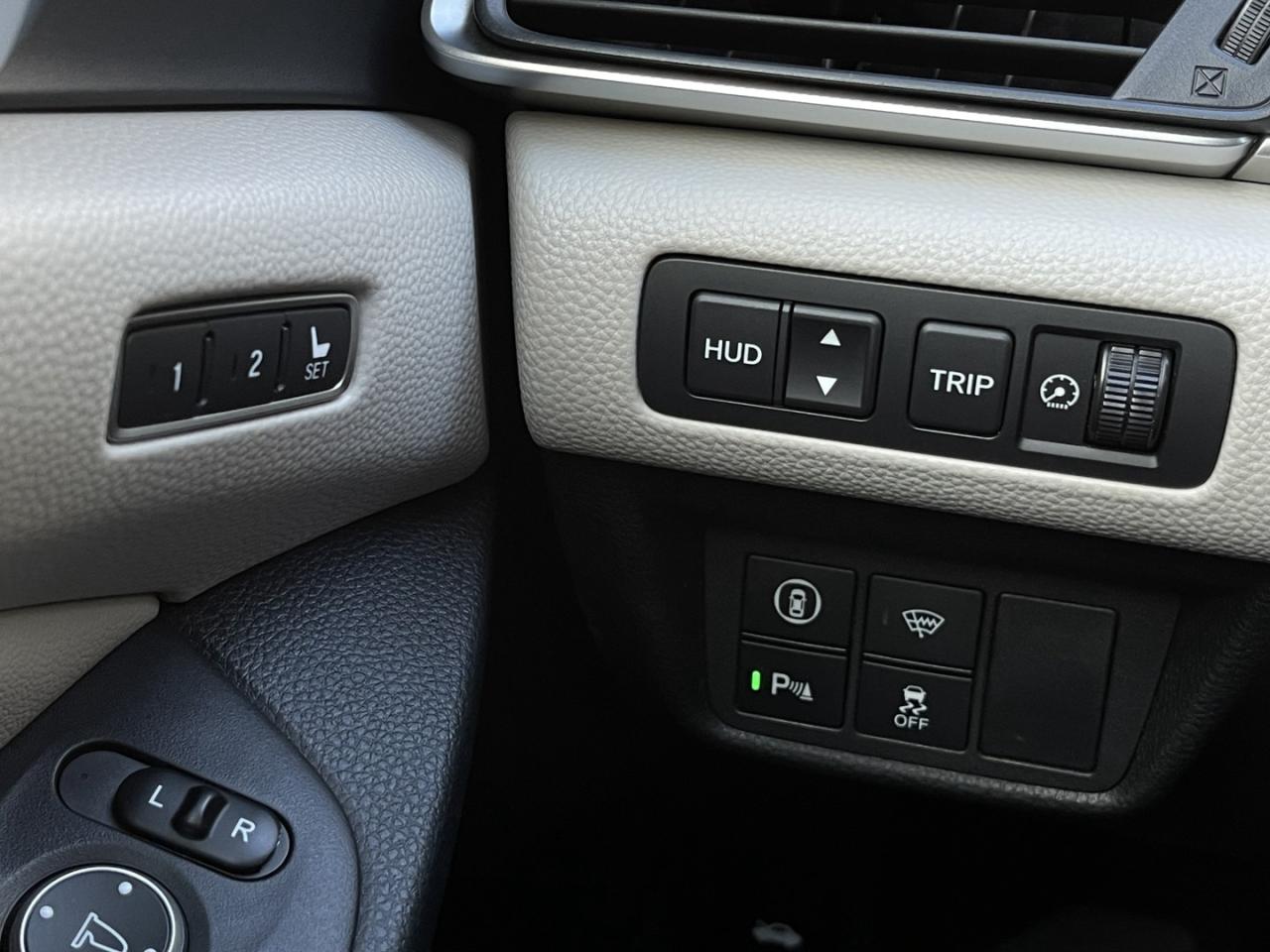 2019 Honda Accord TOURING Pearl White   FULLY LOADED   Leather   Ven Photo