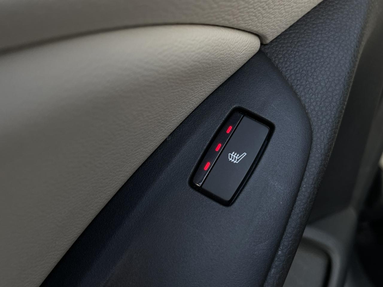 2019 Honda Accord TOURING Pearl White   FULLY LOADED   Leather   Ven Photo