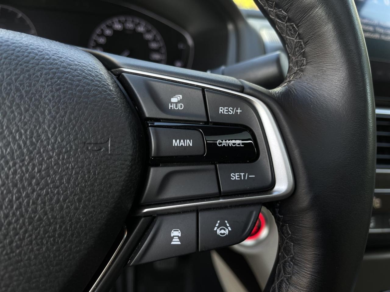 2019 Honda Accord TOURING Pearl White   FULLY LOADED   Leather   Ven Photo