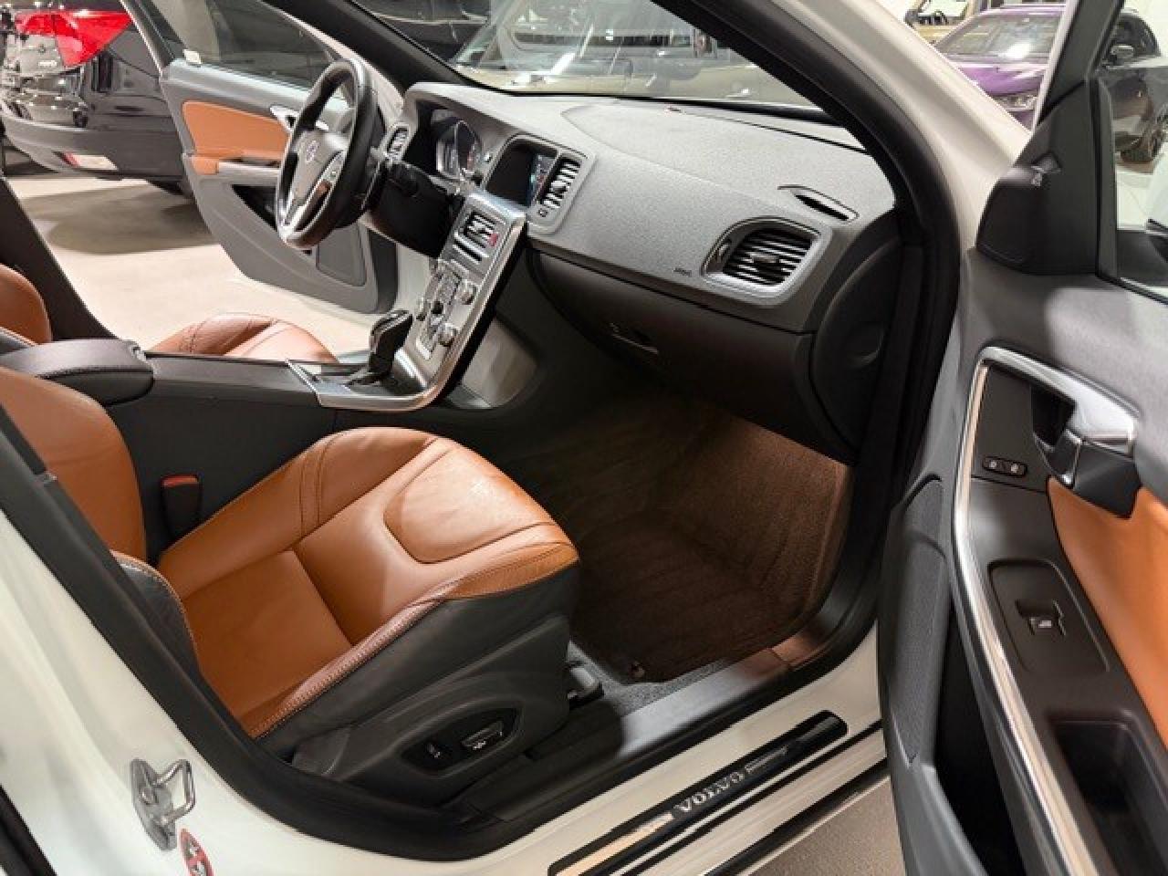 2015 Volvo S60 T6 Drive-E Premier Plus FWD Leather Sunroof Photo