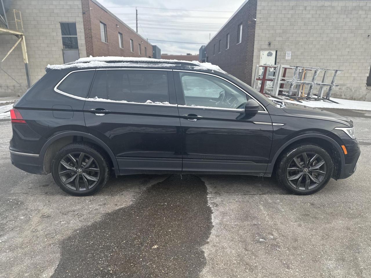 2024 Volkswagen Tiguan Comfortline 4MOTION, SUN ROOF, LEATHER INT, ALLOYS Photo4