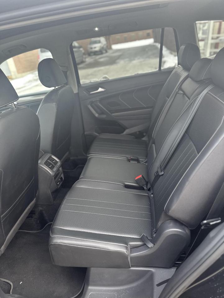 2024 Volkswagen Tiguan Comfortline 4MOTION, SUN ROOF, LEATHER INT, ALLOYS Photo