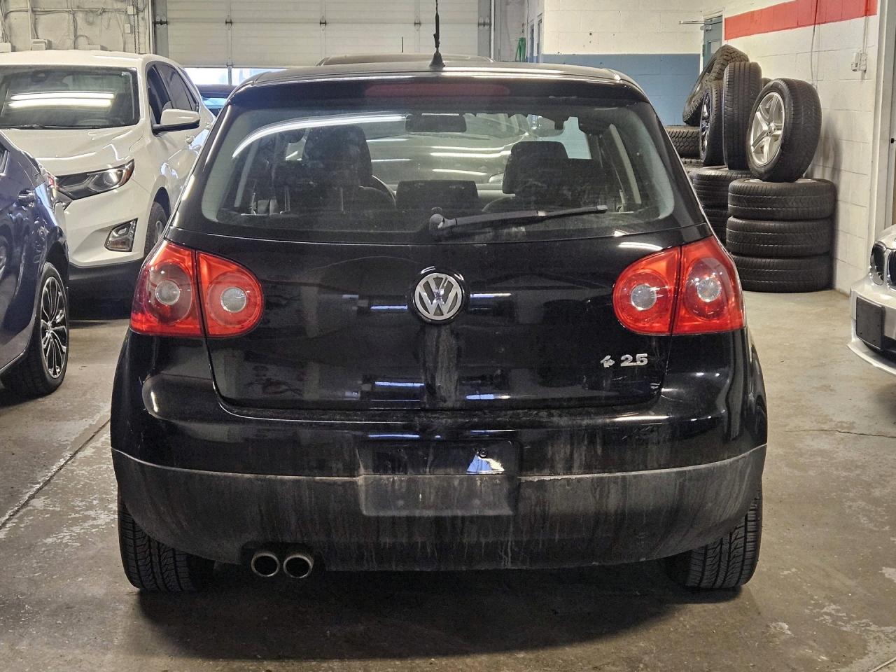 2009 Volkswagen Rabbit 5dr HB Auto Trendline Photo