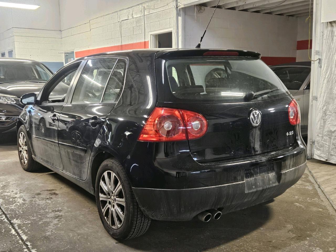 2009 Volkswagen Rabbit 5dr HB Auto Trendline Photo