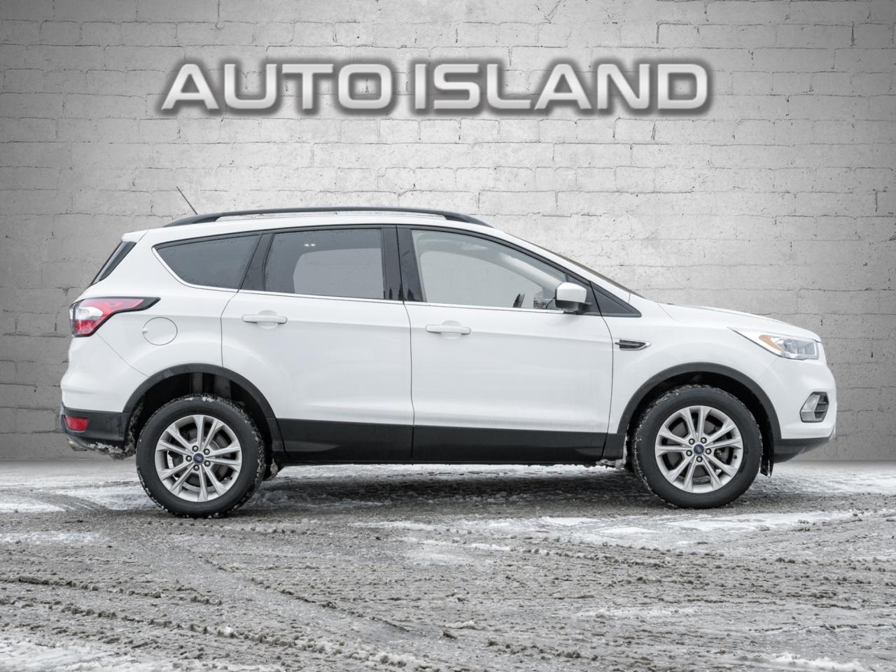 2018 Ford Escape SEL 4WD, NAV, CAMERA, LEATHER, SUNROOF Photo2