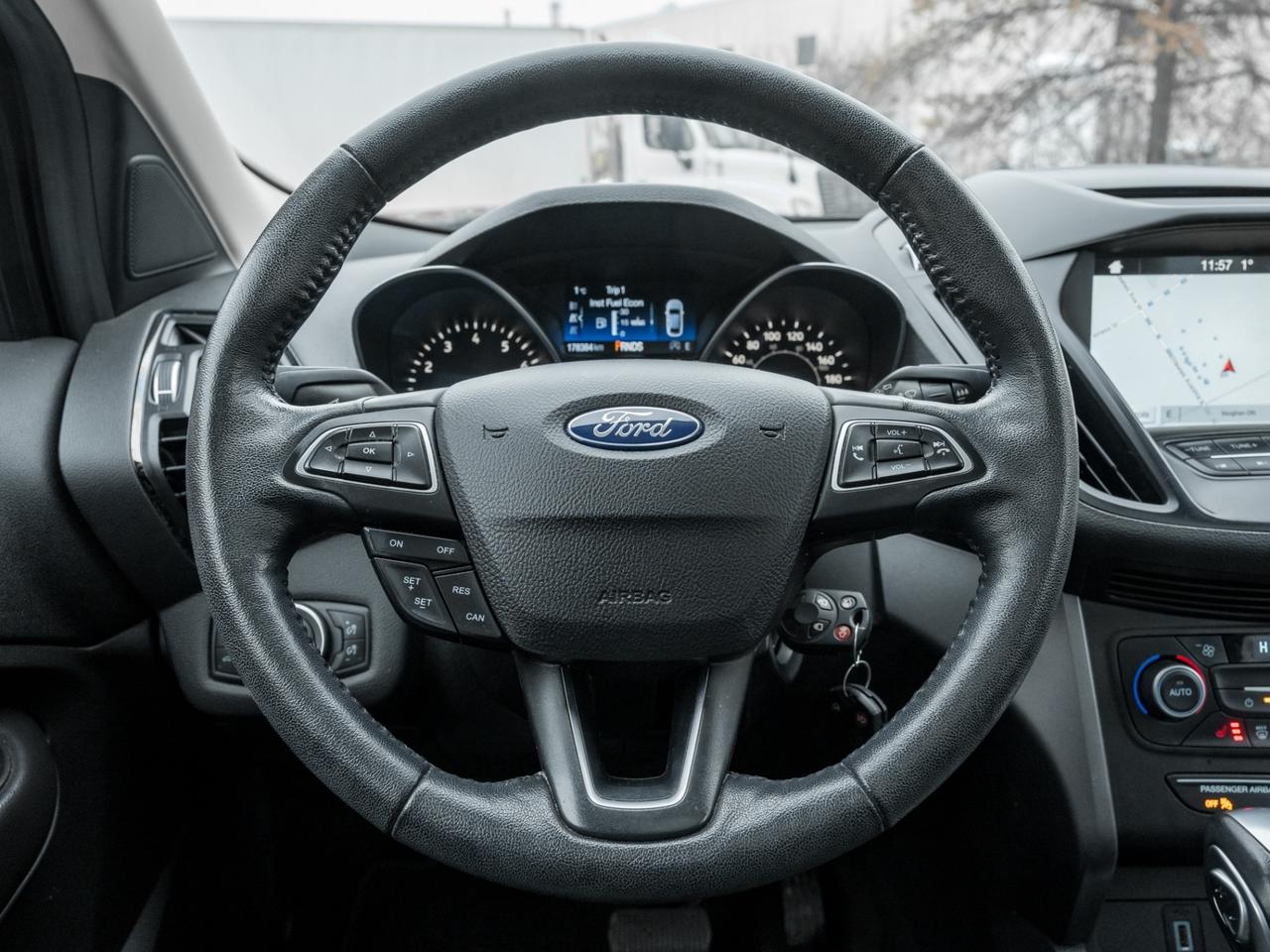 2018 Ford Escape SEL 4WD, NAV, CAMERA, LEATHER, SUNROOF Photo