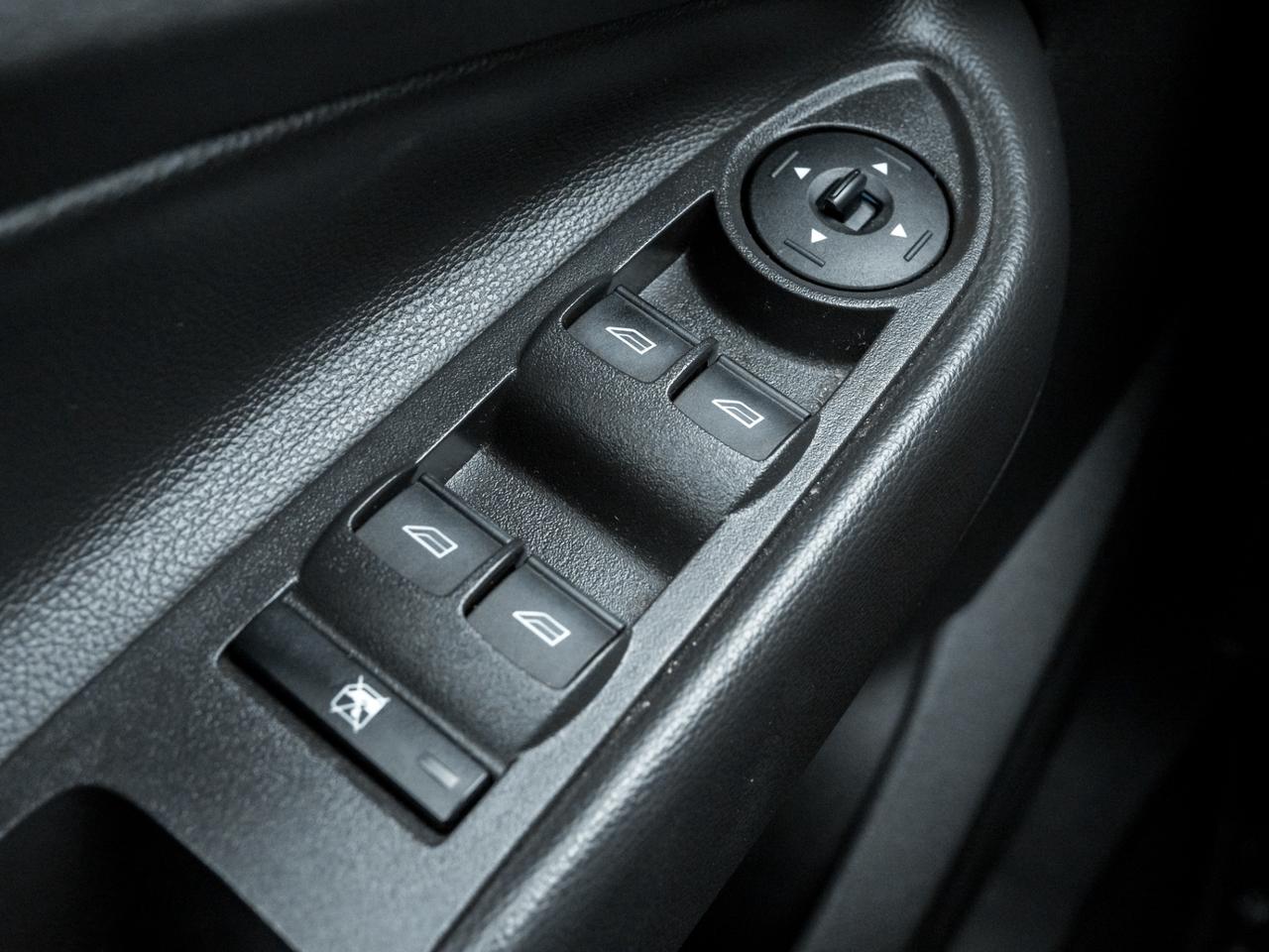 2018 Ford Escape SEL 4WD, NAV, CAMERA, LEATHER, SUNROOF Photo