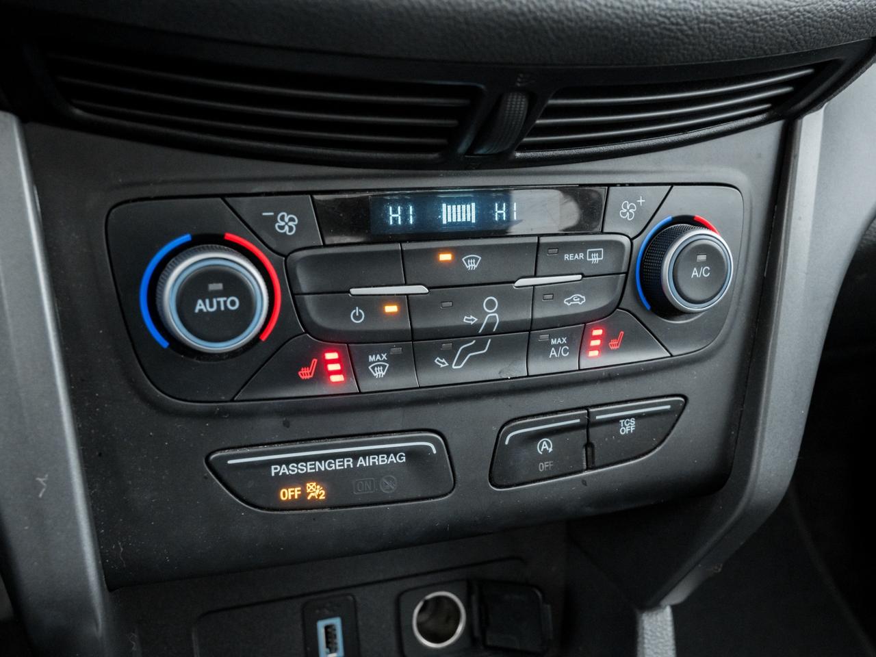 2018 Ford Escape SEL 4WD, NAV, CAMERA, LEATHER, SUNROOF Photo