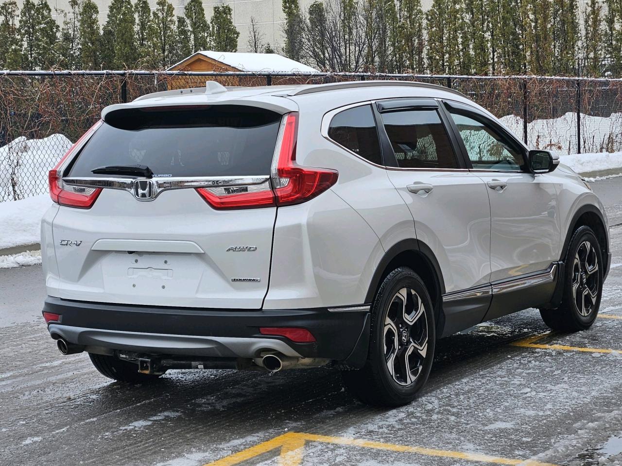 2019 Honda CR-V Touring AWD, ACCIDENT FREE, NAV, LEATHER, CAMERA, Photo3