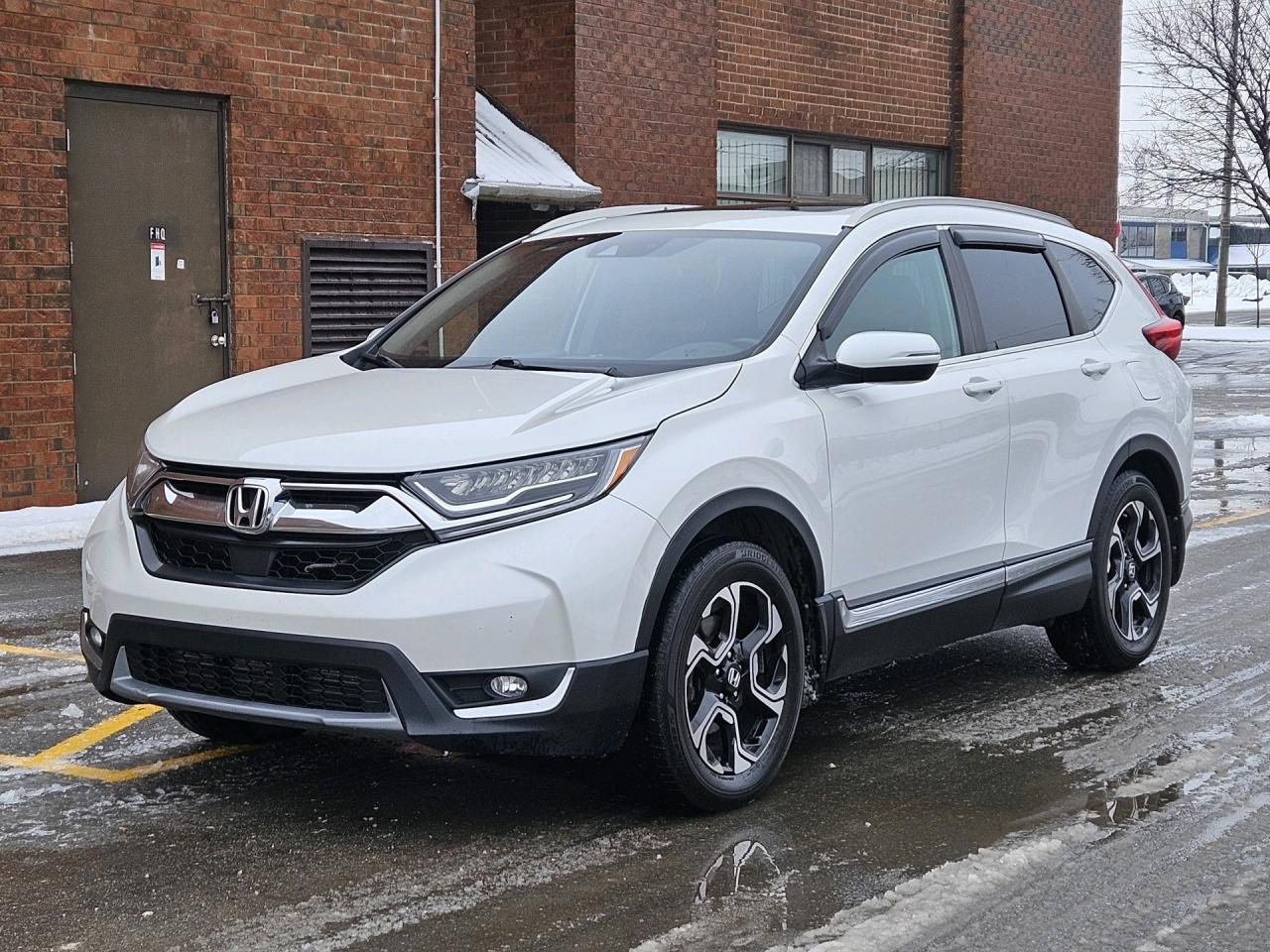 2019 Honda CR-V Touring AWD, ACCIDENT FREE, NAV, LEATHER, CAMERA, Photo2