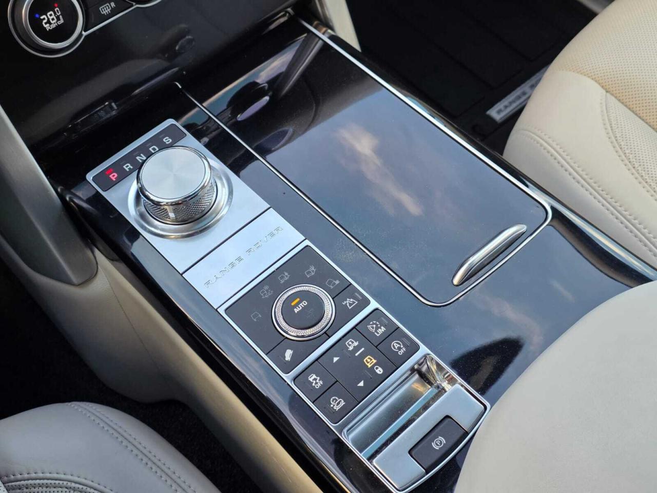 2017 Land Rover Range Rover 4WD 4dr SC SV Autobiography LWB Photo