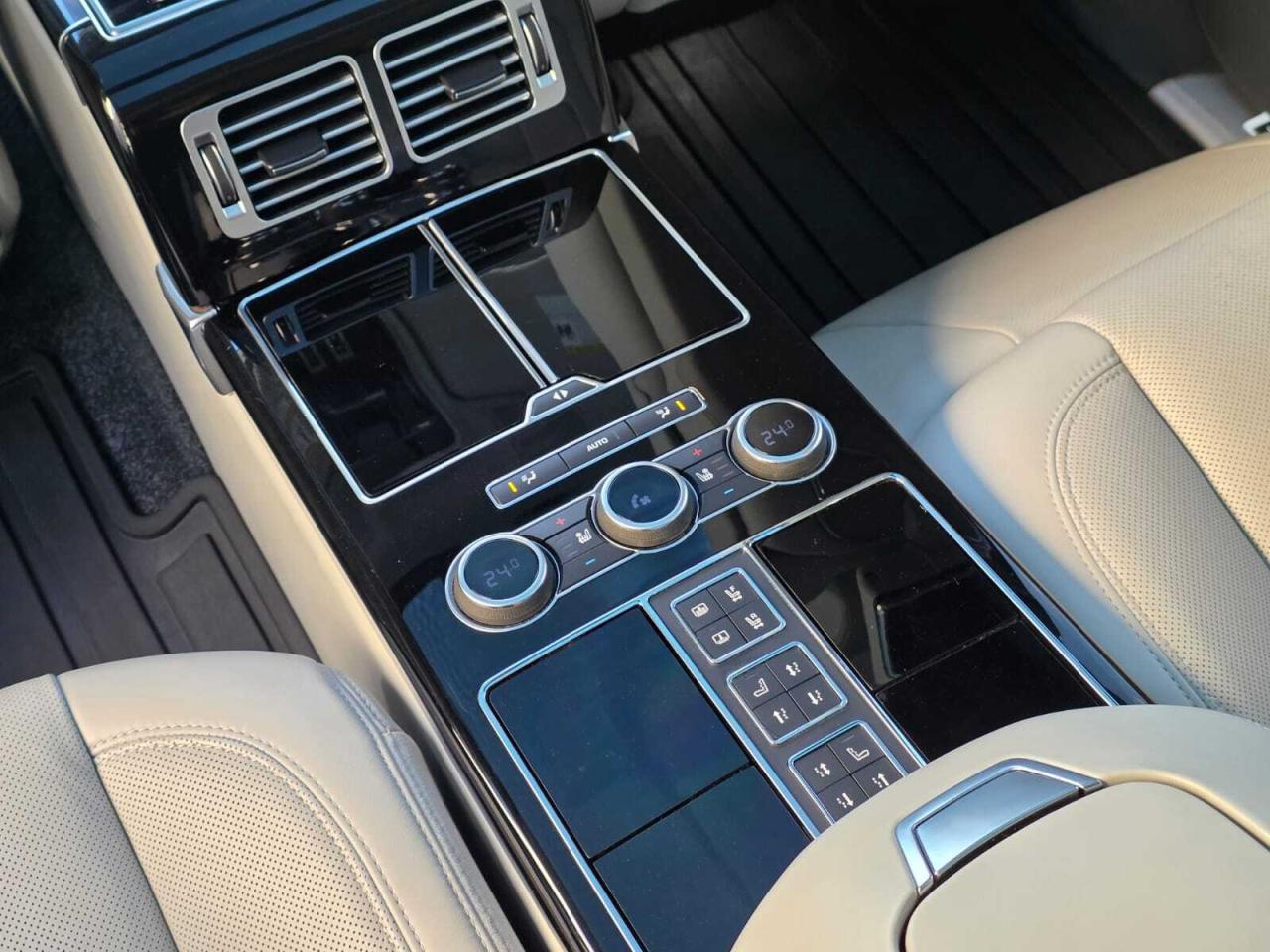 2017 Land Rover Range Rover 4WD 4dr SC SV Autobiography LWB Photo