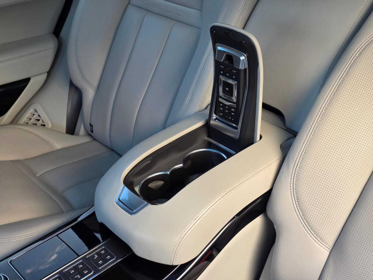 2017 Land Rover Range Rover 4WD 4dr SC SV Autobiography LWB Photo