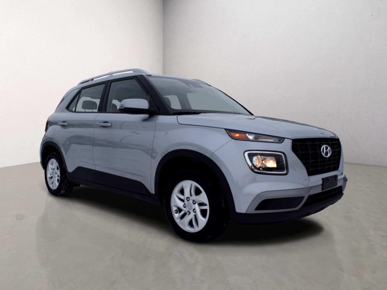 2022 Hyundai Venue Preferred Back Up Camera Photo2