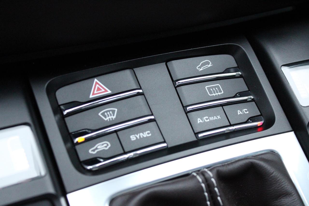 2018 Porsche Macan Turbo   No Accident   Loaded   Safety Certified Photo