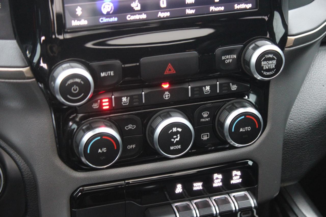 2019 RAM 1500 Sport Crew Cab 4WD Moonroof Photo