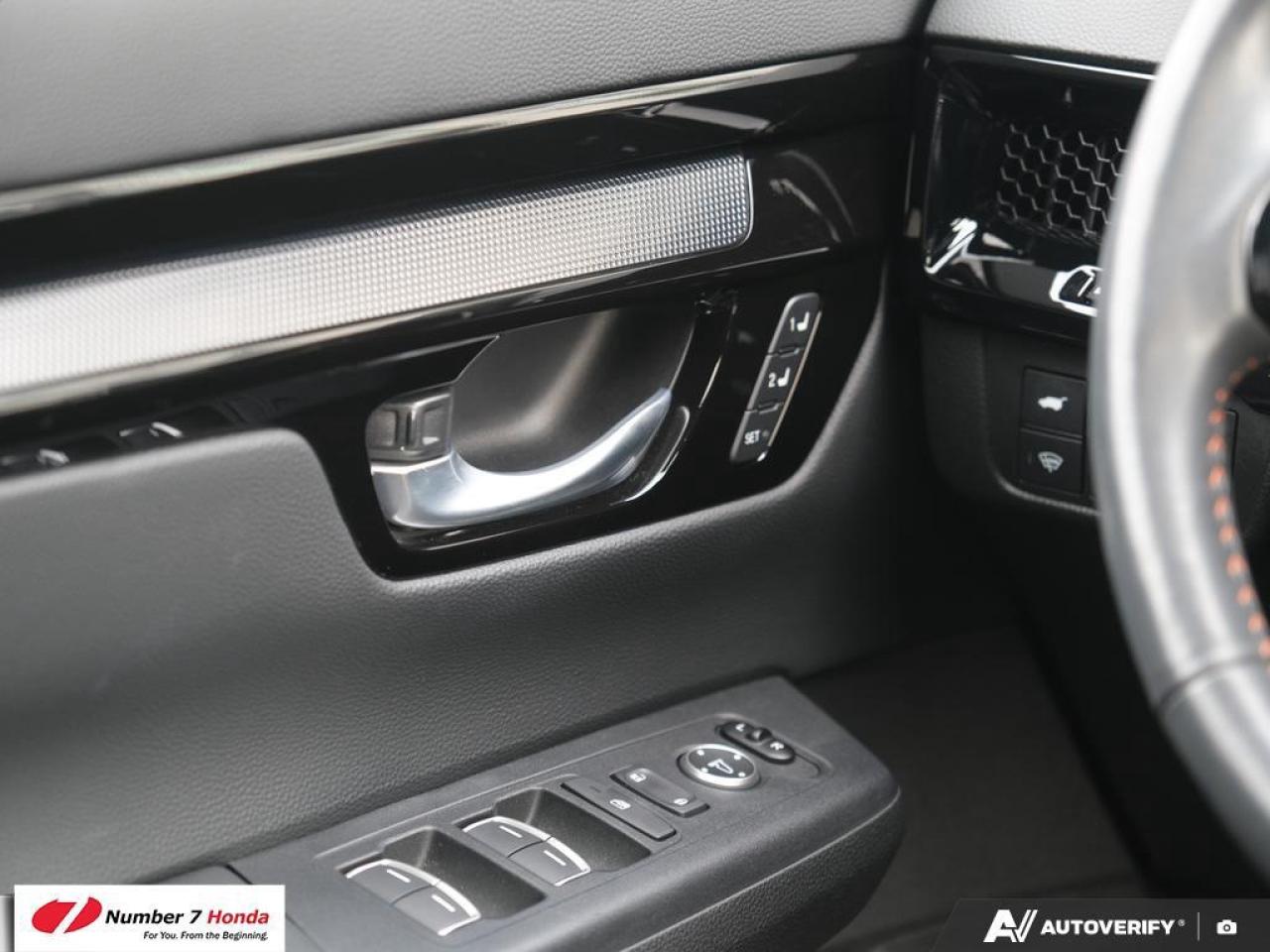 2023 Honda CR-V Hybrid Touring *NO REPORTED ACCIDENTS*ONE OWNER Photo