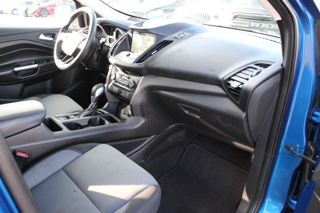 2019 Ford Escape SE 4WD   NO ACCIDENT   CLEAN CARFAX Photo