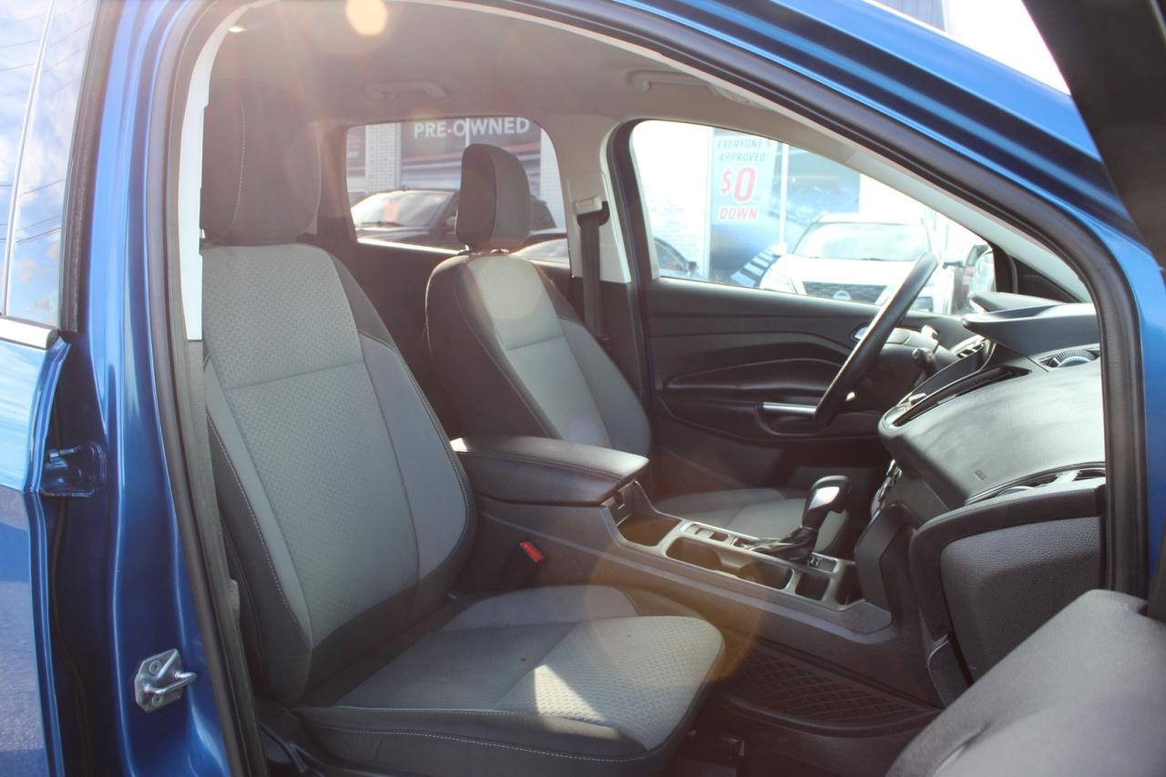 2019 Ford Escape SE 4WD   NO ACCIDENT   CLEAN CARFAX Photo