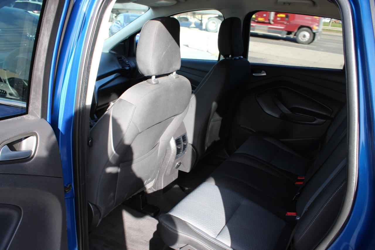 2019 Ford Escape SE 4WD   NO ACCIDENT   CLEAN CARFAX Photo