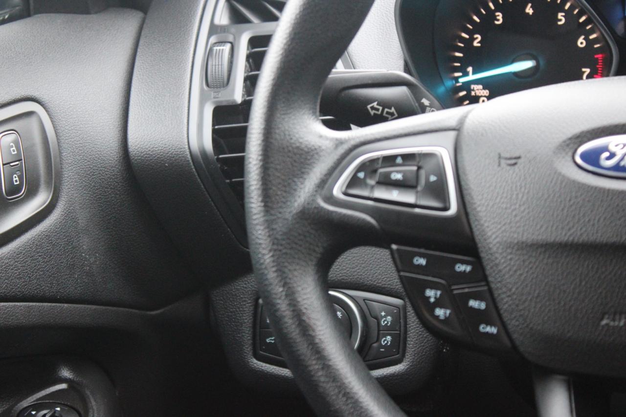 2019 Ford Escape SE 4WD   NO ACCIDENT   CLEAN CARFAX Photo