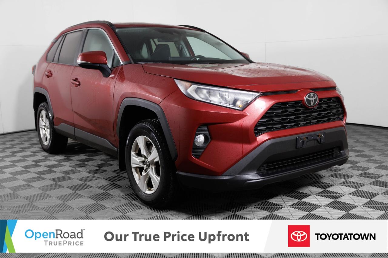 2020 Toyota RAV4 XLE! ACCIDENT FREE! ELIGIBLE FOR OPEN ROAD LEASING Photo