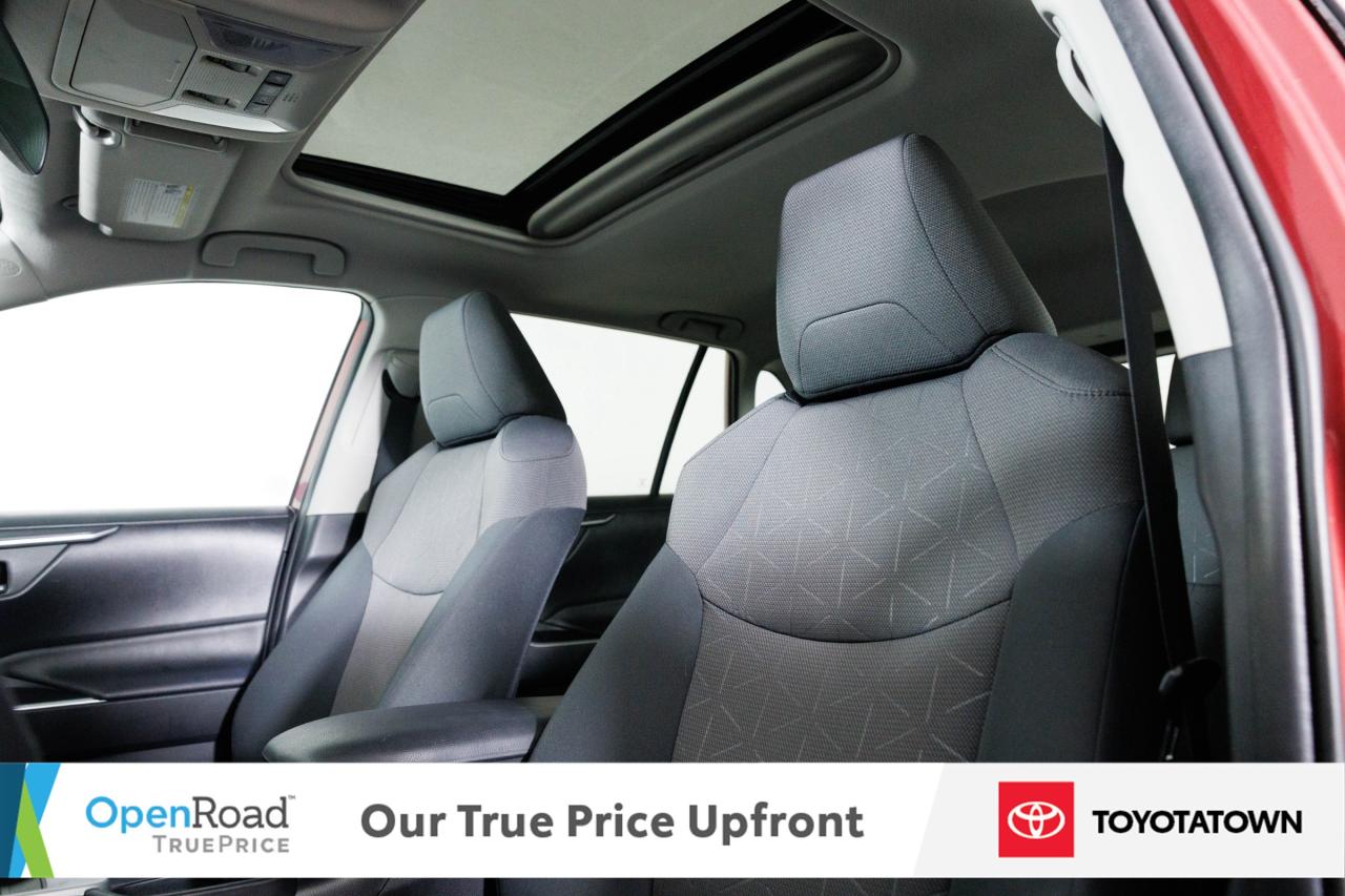 2020 Toyota RAV4 XLE! ACCIDENT FREE! ELIGIBLE FOR OPEN ROAD LEASING Photo