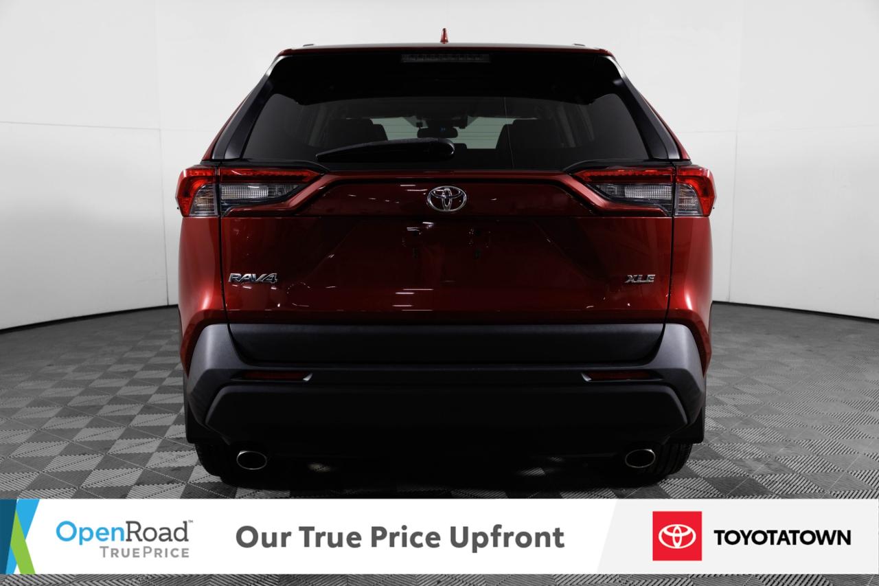 2020 Toyota RAV4 XLE! ACCIDENT FREE! ELIGIBLE FOR OPEN ROAD LEASING Photo