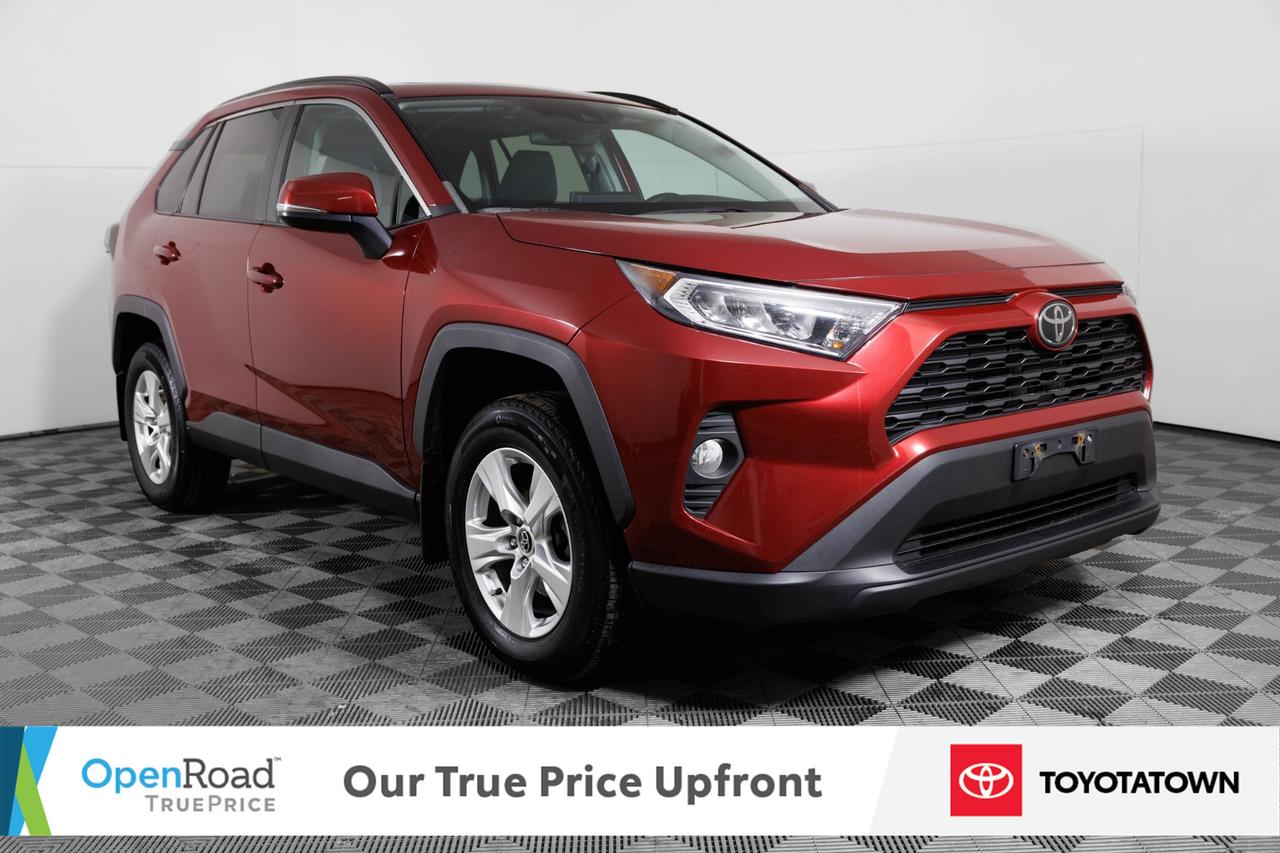 2020 Toyota RAV4 XLE! ACCIDENT FREE! ELIGIBLE FOR OPEN ROAD LEASING Photo