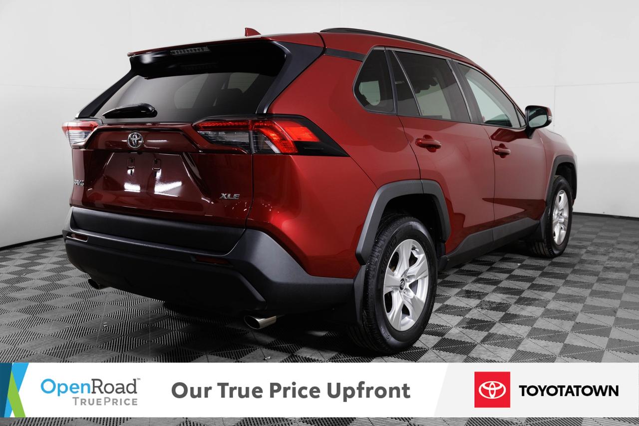 2020 Toyota RAV4 XLE! ACCIDENT FREE! ELIGIBLE FOR OPEN ROAD LEASING Photo