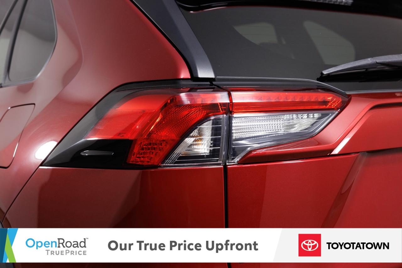 2020 Toyota RAV4 XLE! ACCIDENT FREE! ELIGIBLE FOR OPEN ROAD LEASING Photo