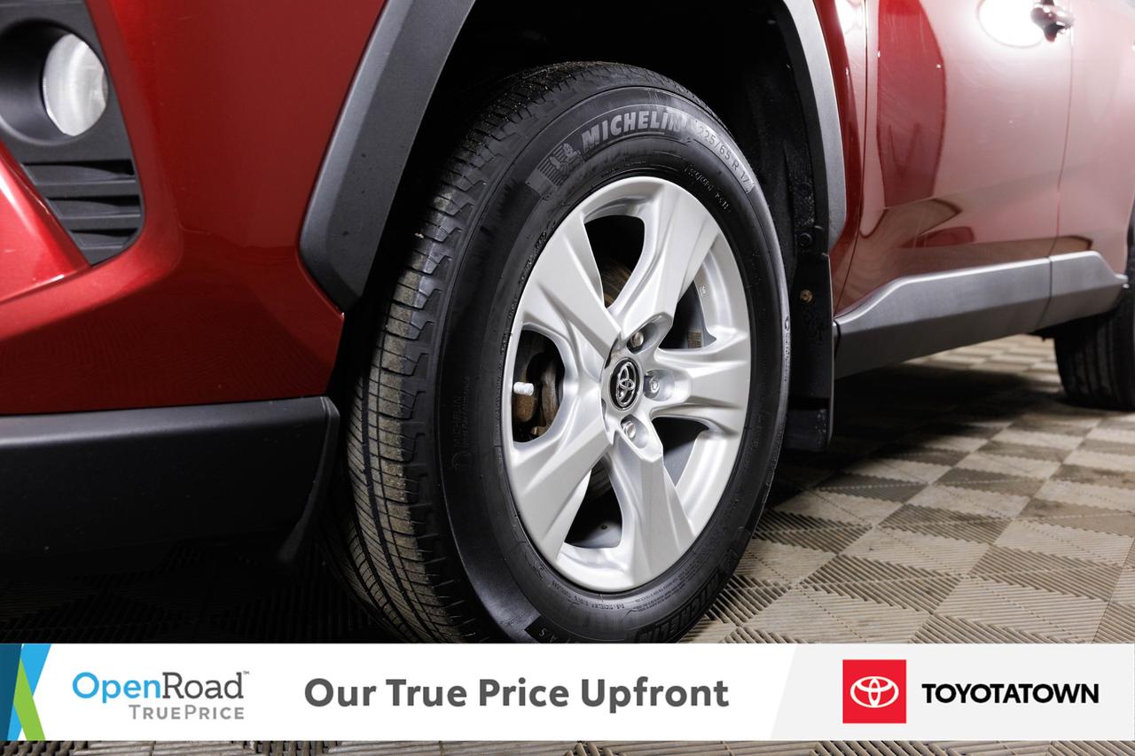 2020 Toyota RAV4 XLE! ACCIDENT FREE! ELIGIBLE FOR OPEN ROAD LEASING Photo