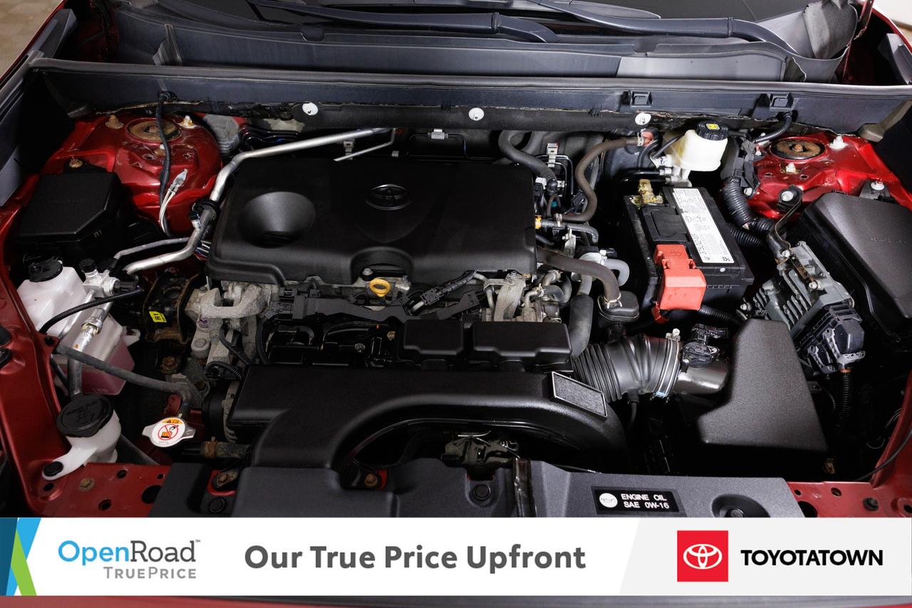 2020 Toyota RAV4 XLE! ACCIDENT FREE! ELIGIBLE FOR OPEN ROAD LEASING Photo