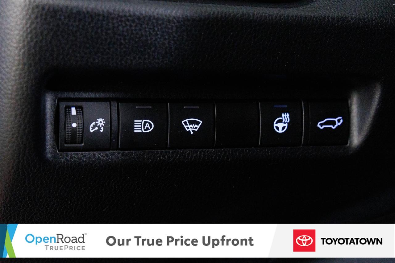 2020 Toyota RAV4 XLE! ACCIDENT FREE! ELIGIBLE FOR OPEN ROAD LEASING Photo