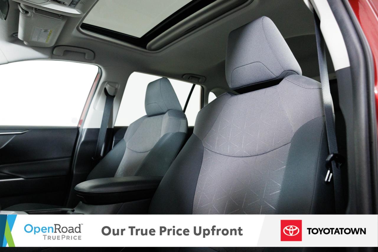 2020 Toyota RAV4 XLE! ACCIDENT FREE! ELIGIBLE FOR OPEN ROAD LEASING Photo