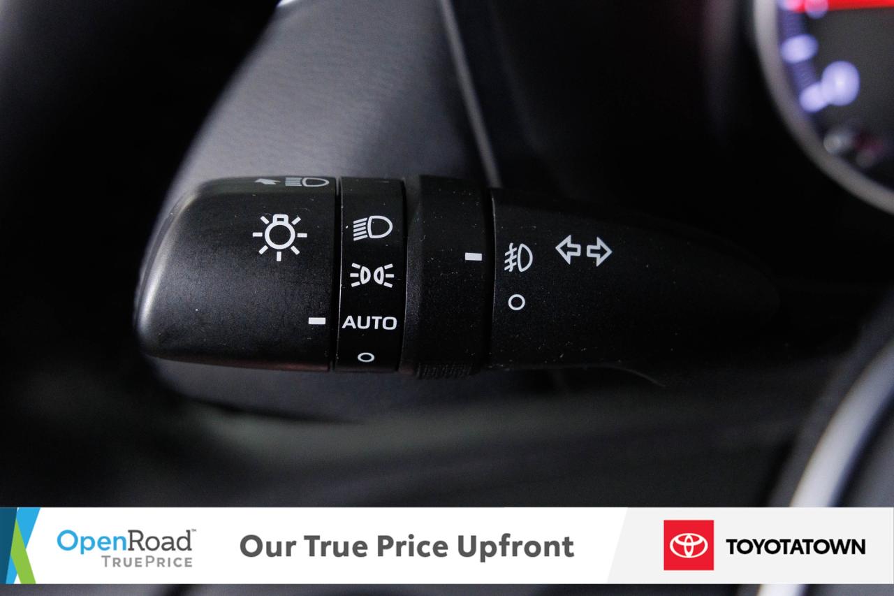 2020 Toyota RAV4 XLE! ACCIDENT FREE! ELIGIBLE FOR OPEN ROAD LEASING Photo