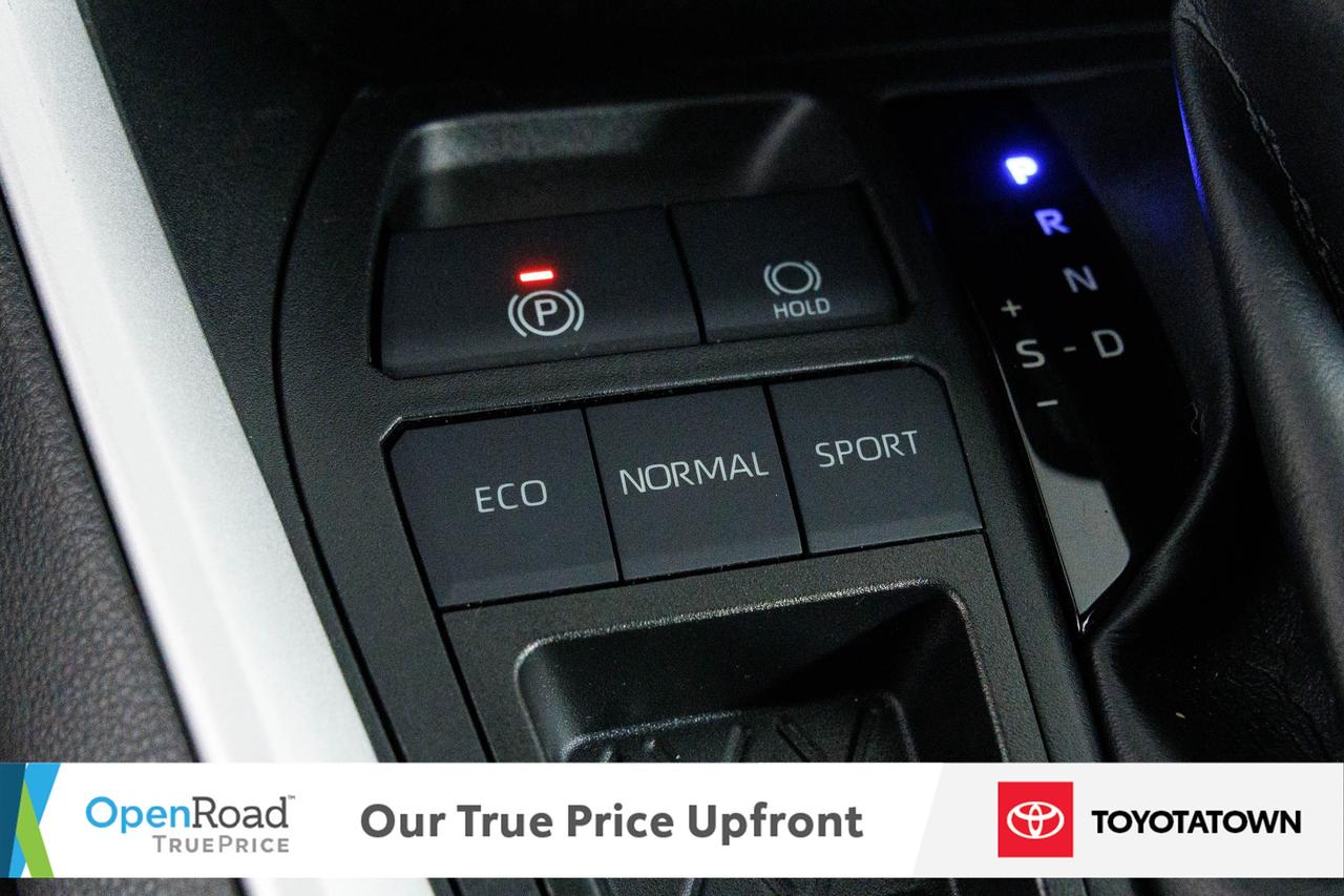 2020 Toyota RAV4 XLE! ACCIDENT FREE! ELIGIBLE FOR OPEN ROAD LEASING Photo