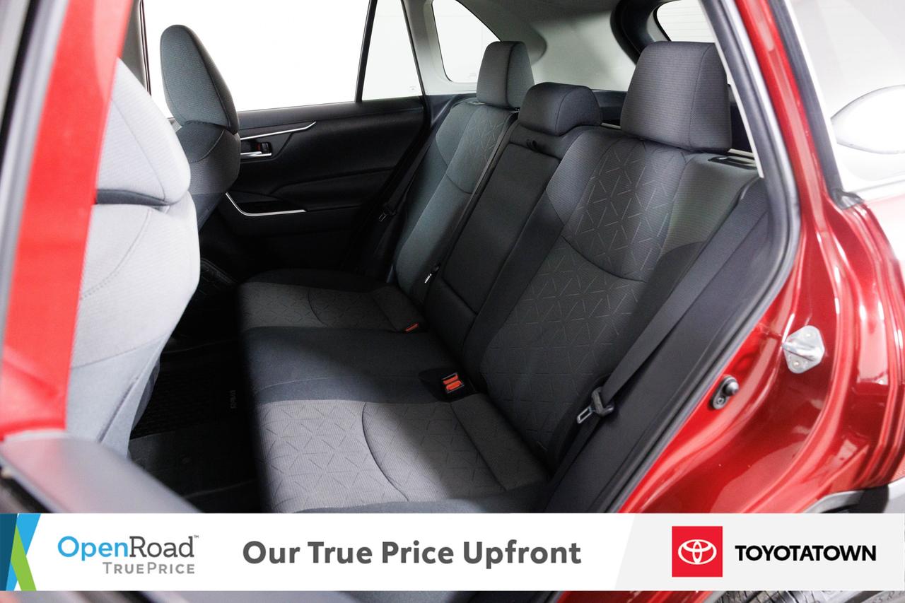 2020 Toyota RAV4 XLE! ACCIDENT FREE! ELIGIBLE FOR OPEN ROAD LEASING Photo