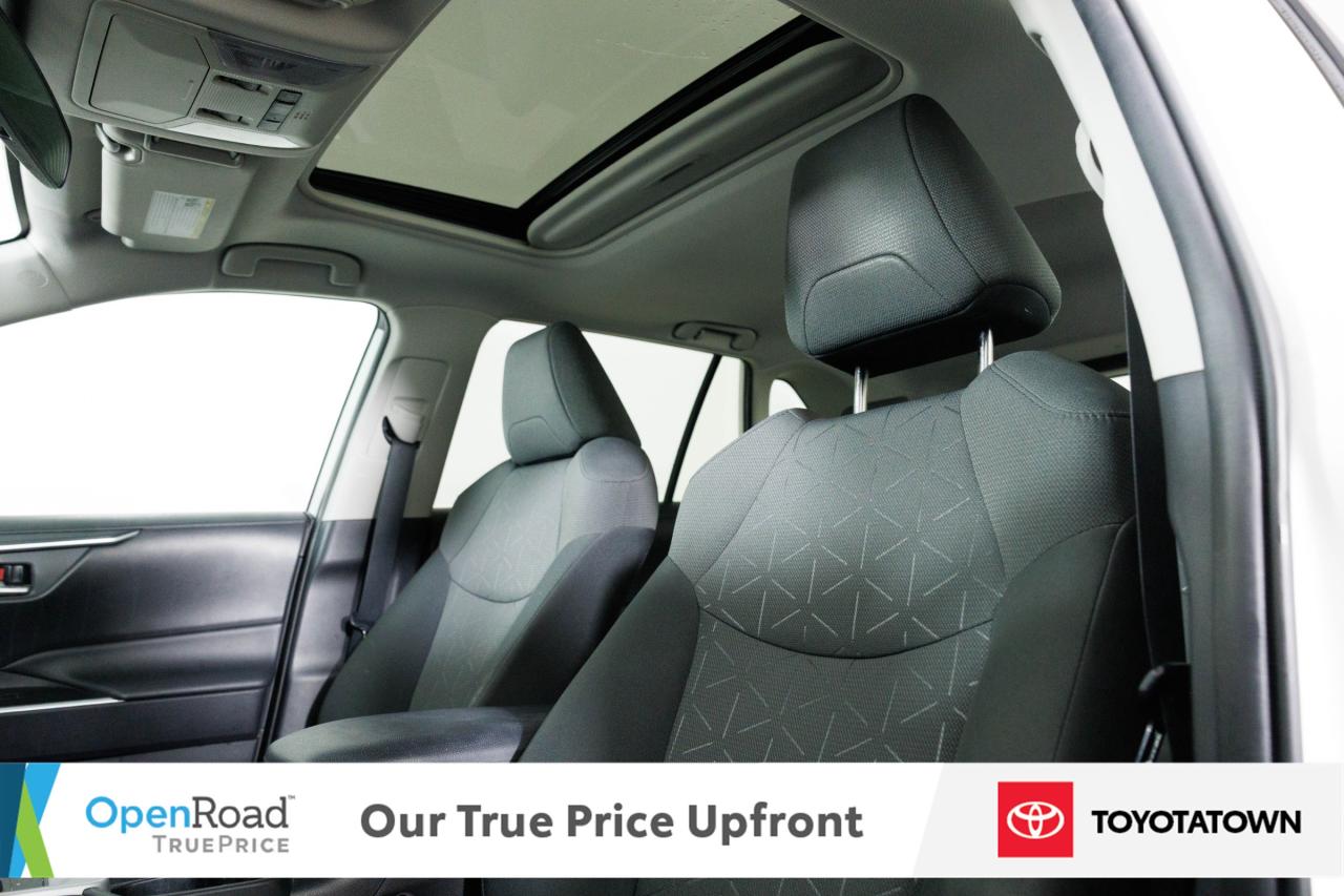 2021 Toyota RAV4 XLE! ACCIDENT FREE! ELIGIBLE FOR OPEN ROAD LEASING Photo