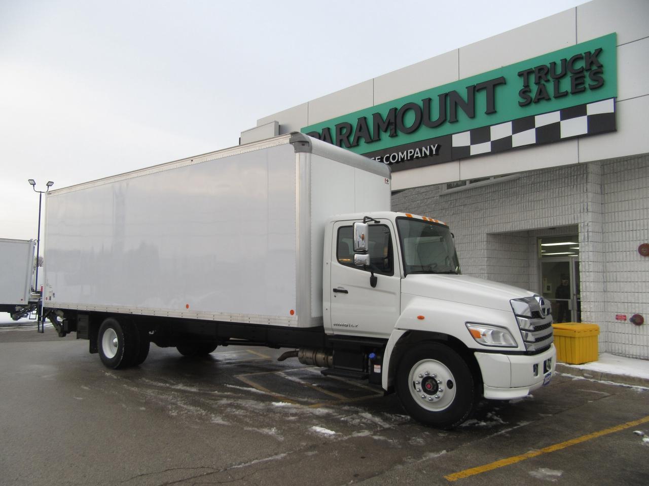 2023 Hino L7 WITH 26FT BOX LARGE ALUMINUM POWER LIFTGATE & RAMP Photo0