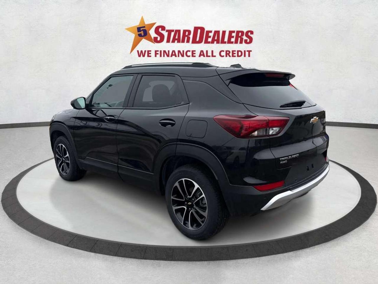 2024 Chevrolet TrailBlazer AWD  REMOTE START LOADED WE FINANCE ALL CREDT Photo