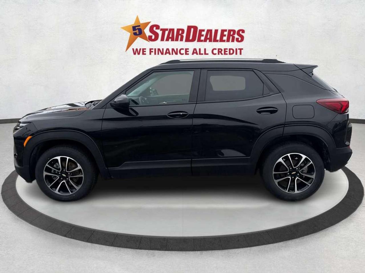 2024 Chevrolet TrailBlazer AWD  REMOTE START LOADED WE FINANCE ALL CREDT Photo