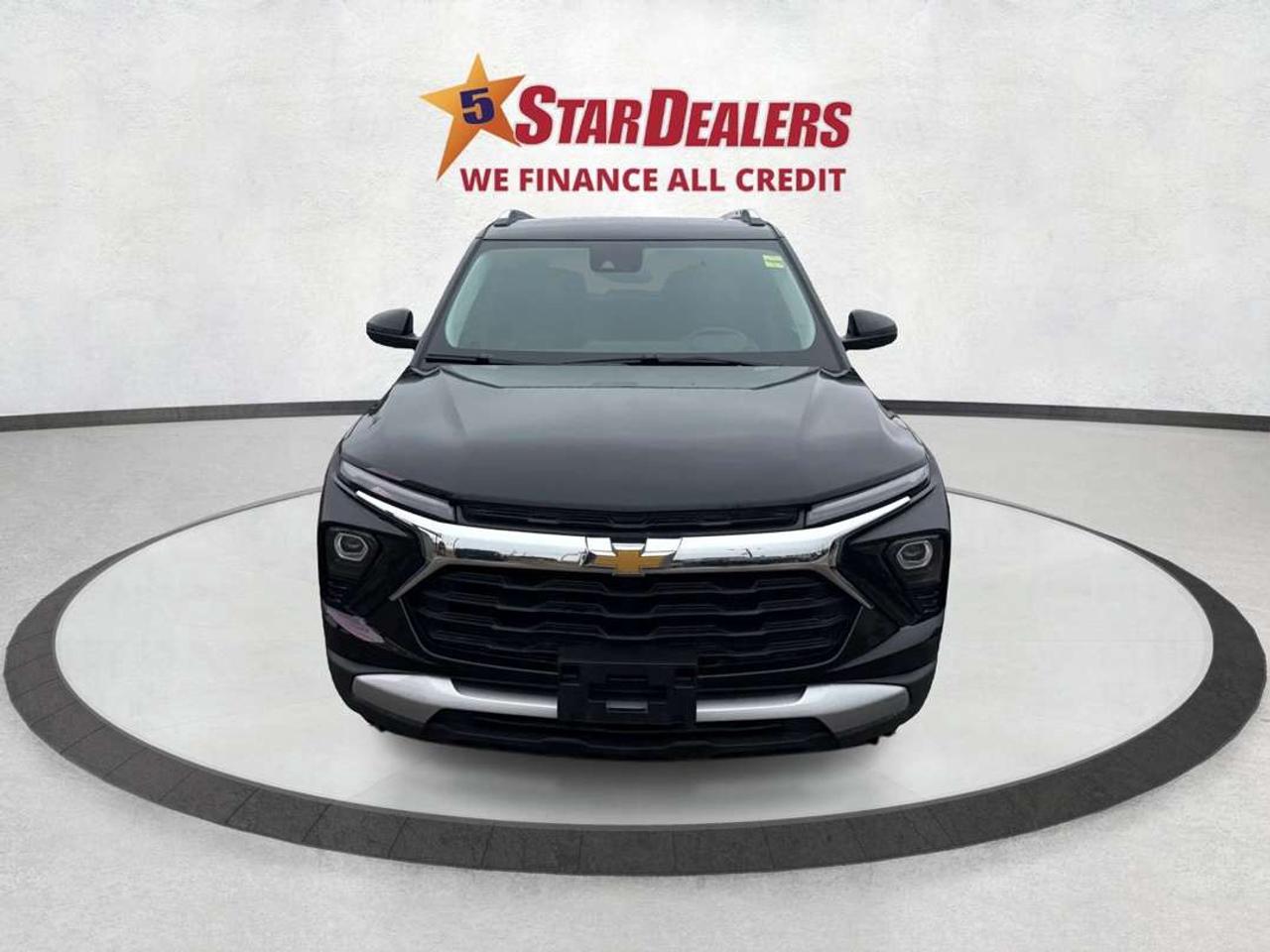2024 Chevrolet TrailBlazer AWD  REMOTE START LOADED WE FINANCE ALL CREDT Photo1