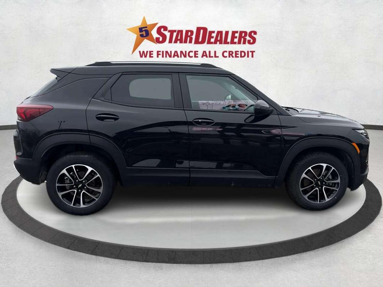 2024 Chevrolet TrailBlazer AWD  REMOTE START LOADED WE FINANCE ALL CREDT Photo