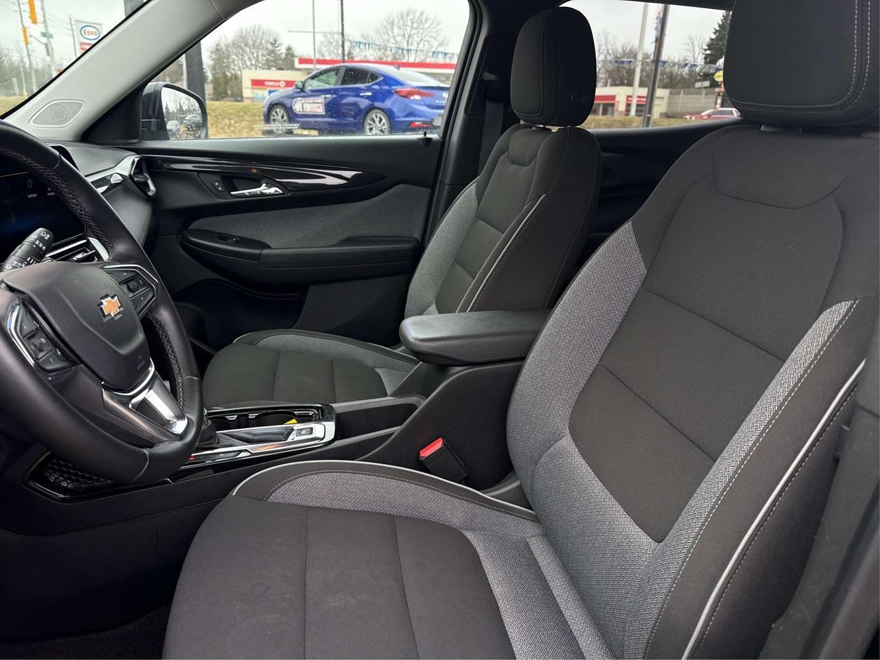 2024 Chevrolet TrailBlazer AWD  REMOTE START LOADED WE FINANCE ALL CREDT Photo