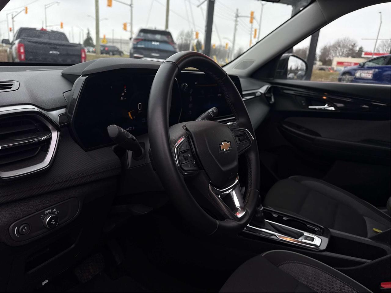2024 Chevrolet TrailBlazer AWD  REMOTE START LOADED WE FINANCE ALL CREDT Photo