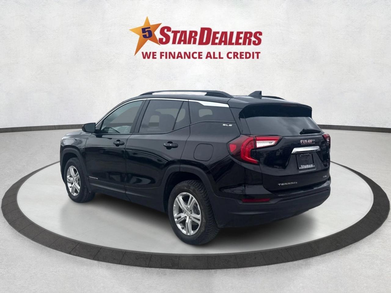 2024 GMC Terrain AWD HEATED SEATS REMOTE START WE FINANCE ALL CREDT Photo4