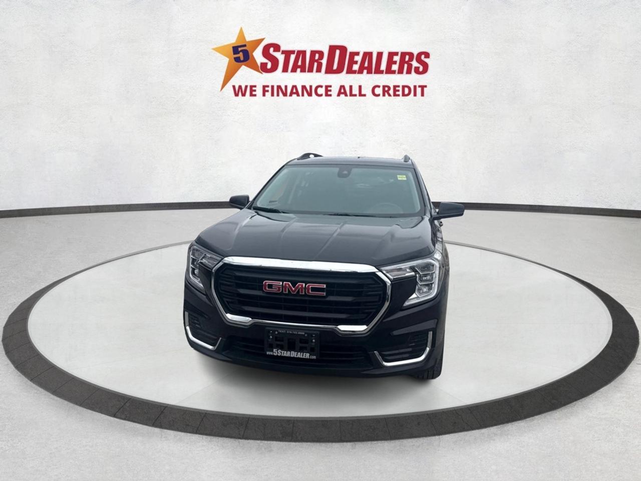 2024 GMC Terrain AWD HEATED SEATS REMOTE START WE FINANCE ALL CREDT Photo