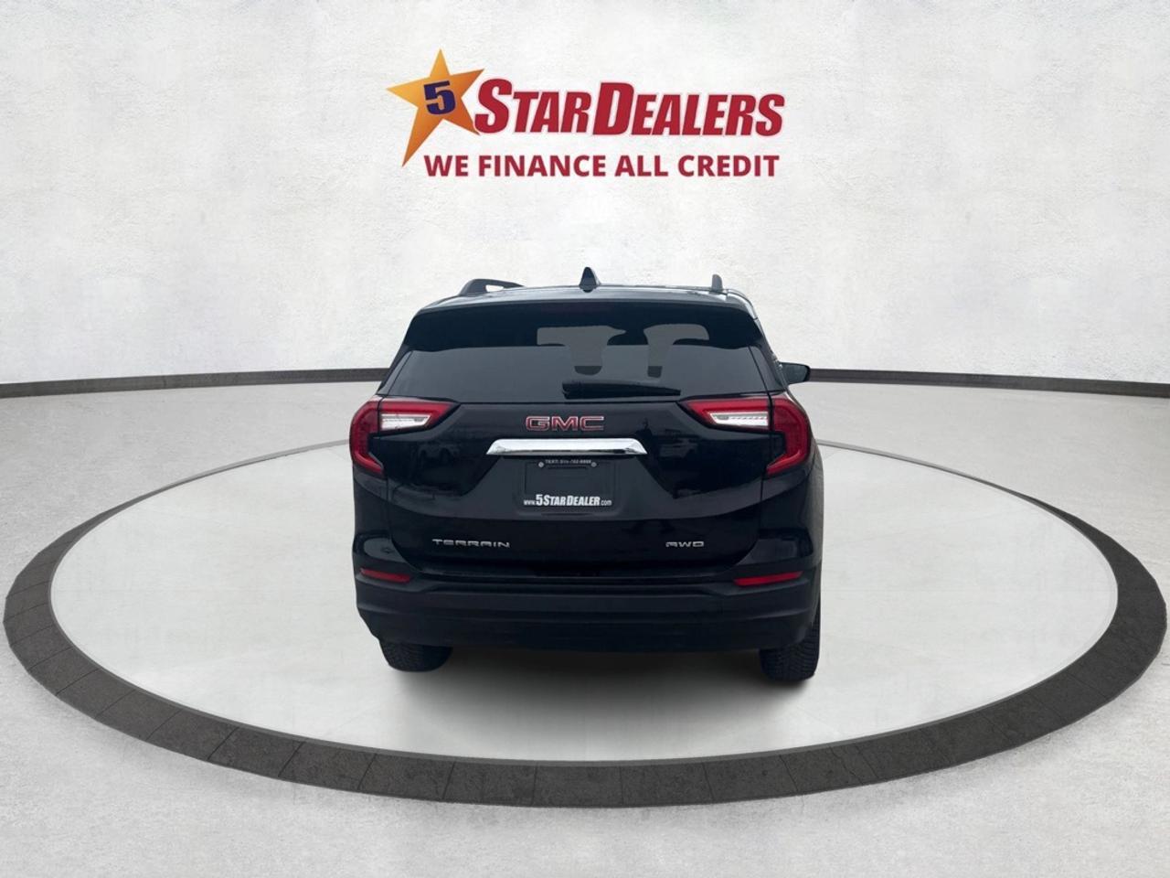 2024 GMC Terrain AWD HEATED SEATS REMOTE START WE FINANCE ALL CREDT Photo